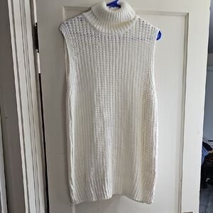 Elegant White Sleeveless Turtleneck Sweater